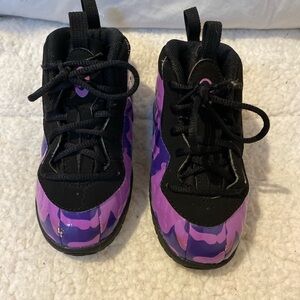 Boy’s Nike sneakers